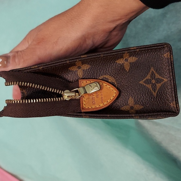 Louis Vuitton Discontinued Monogram Toiletry Pouch 15 Poche Toilette - Picture 6 of 13